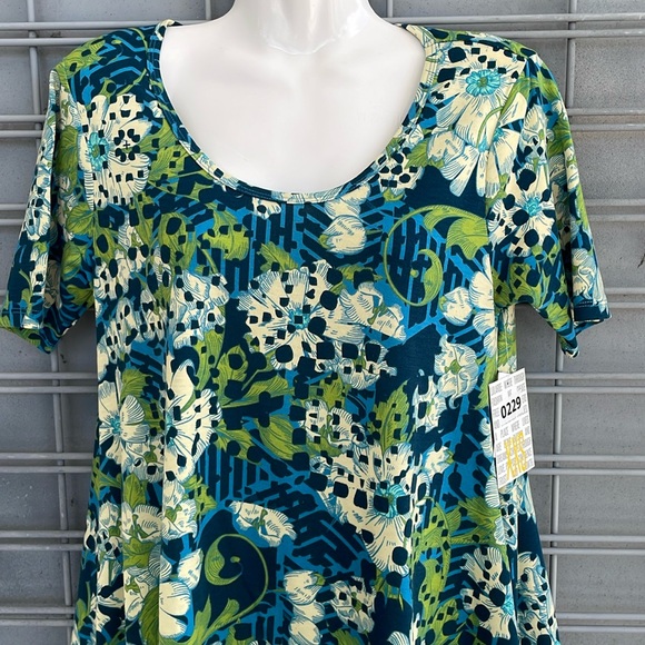 LulaRoe Floral & Leaf  Printed Perfect T High Low Top-#0229 - Picture 2 of 12